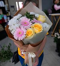 Букет цветов из:  Герберы, Розы и Хризантемы в Тугулыме