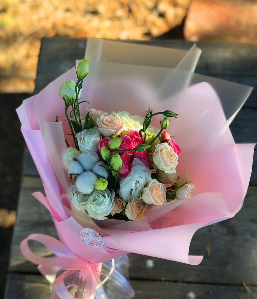 Букет цветов из: Розы и Лизиантусы в Тугулыме