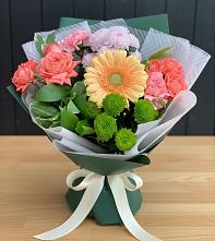 Букет цветов из:  Гвоздики, Розы, Герберы и Хризантемы в Тугулыме