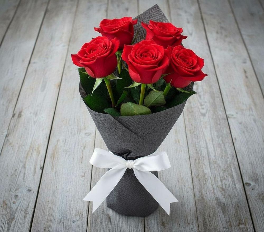 Букет 5 Красных роз Эдлесс Лав в Тугулыме