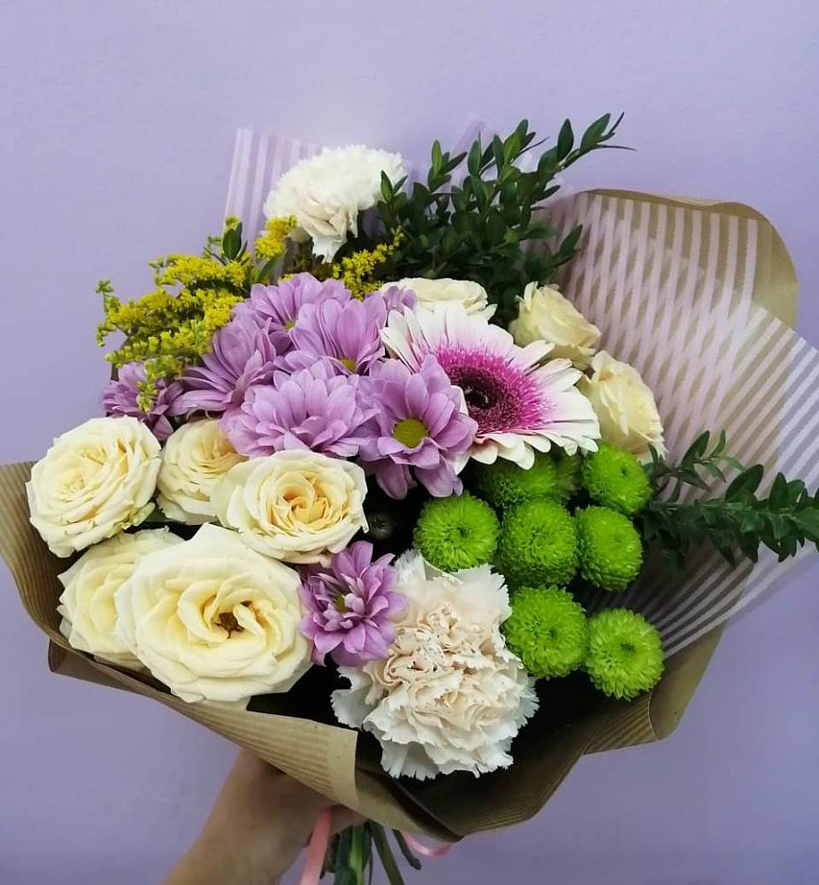 Букет цветов из: Хризантемы, Розы, Гвоздики и Герберы в Тугулыме