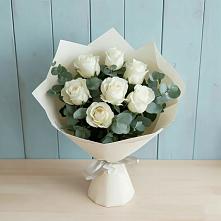 Букет Белые розы в Эвкалипте в Тугулыме